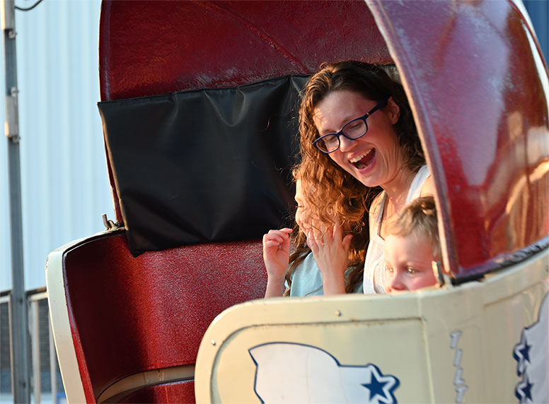 tilt a whirl at thunder road