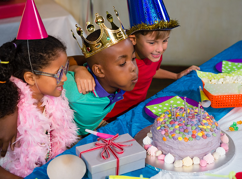 kids celebrating a birthday at thunder road
